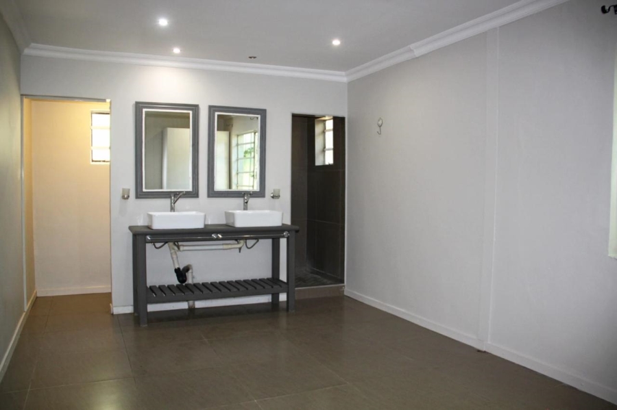 8 Bedroom Property for Sale in Brandwag Free State